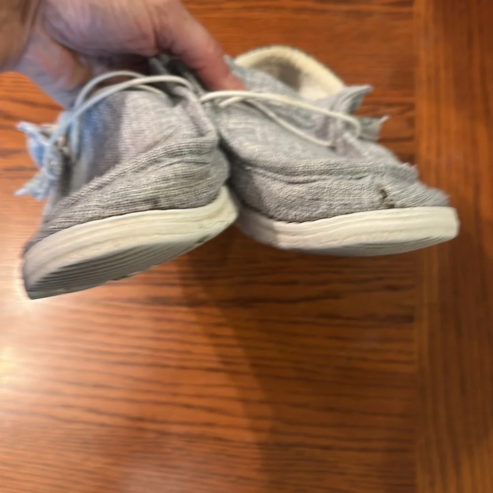 Men’s hey dude, shoes size 11